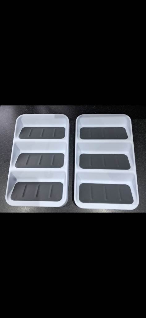 2 x Storage trays