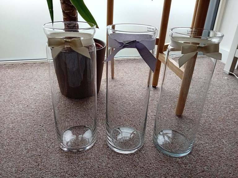 Vase, set of 3, clear glass, house clearance