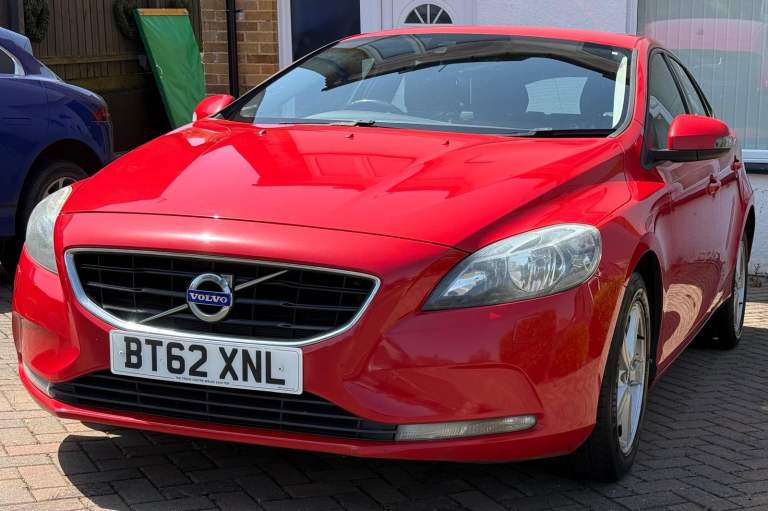 Volvo, V40, Hatchback, 2013, Manual, 1560 (cc), 5 doors