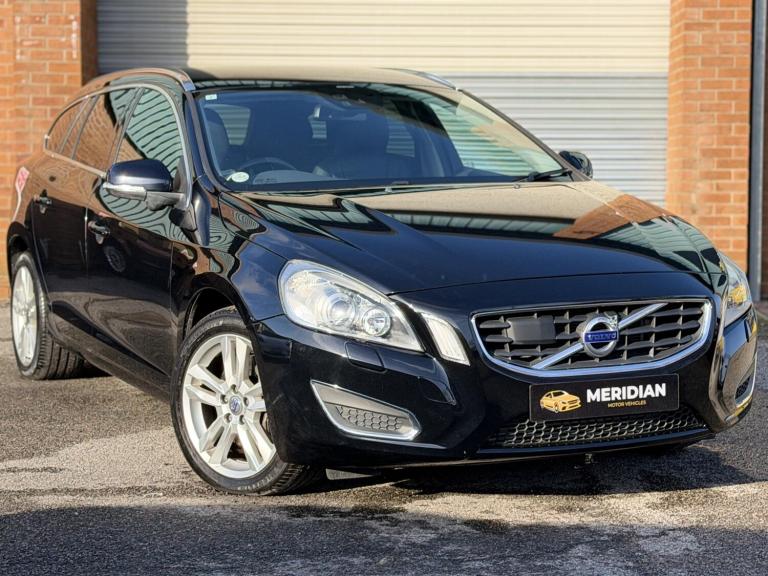 2013 Volvo V60 3.0 T6 SE Premium Saloon 4dr Petrol Geartronic AWD Euro 5 (304 ps) Petrol Automatic