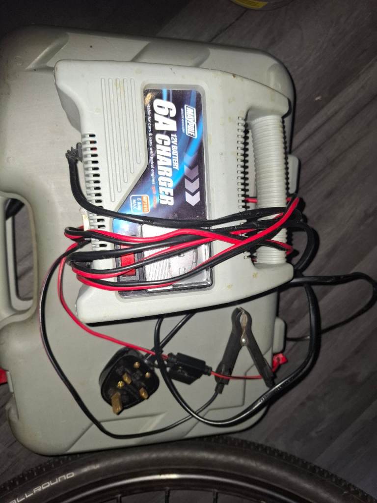 Car battery charger 