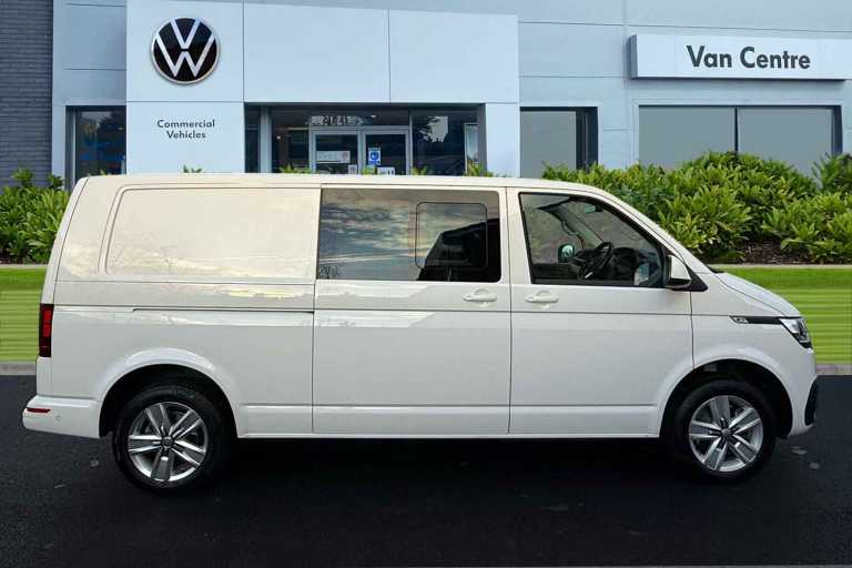 2024 Volkswagen Transporter 2.0 TDI 150 Highline Kombi Van DSG WINDOW VAN DIESEL Automatic