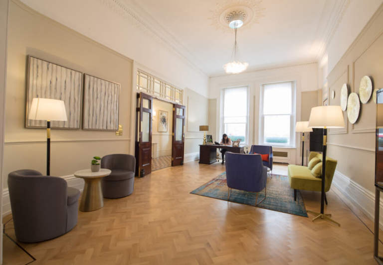 Furnished offices to rent in *Grosvenor Gardens*. Office Spaces for 2 to 70 desks SW1W