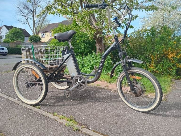 Electric three wheeler