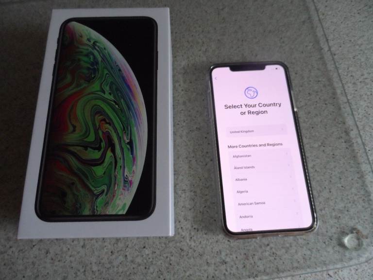 iphone XS Max 256GB  **Excellent condition** Fully working as supplied & Boxed