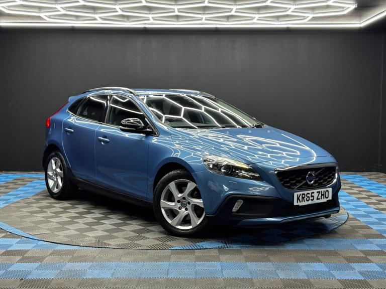 2015 Volvo V40 D3 [4 Cyl 150] Cross Country Lux Nav 5dr Geartron HATCHBACK DIESEL Automatic