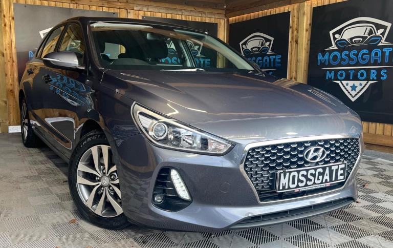 2017 Hyundai i30 1.6 CRDi Blue Drive SE Nav DCT Euro 6 (s/s) 5dr HATCHBACK Diesel Automatic