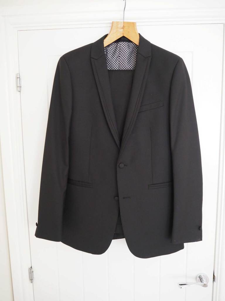 Men's 2-piece dinner suit