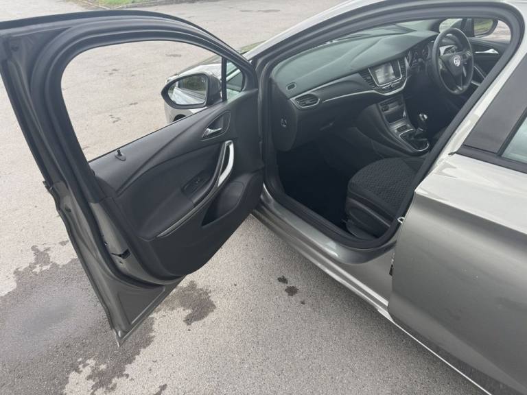 2017 Vauxhall Astra 1.0i Turbo ecoFLEX Design Sports Tourer 5dr Petrol Manual Euro 6 (s/s) (105 E...