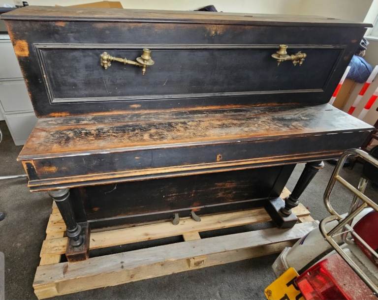 FREE - Old Piano