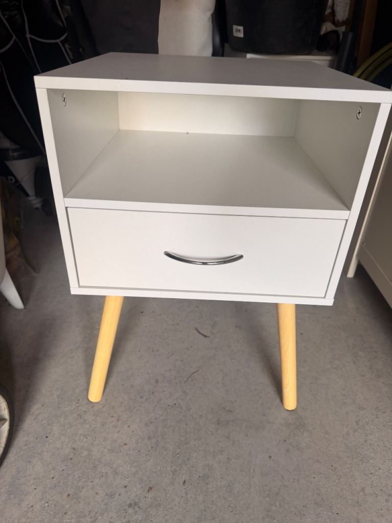 White Bedside Tables x 2 with Drawer and Shelf – Good Condition