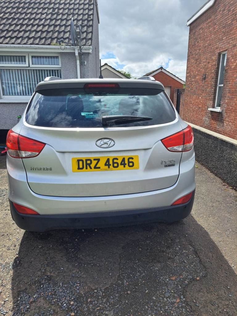 Silver Hyundai ix35 – Good Condition, Manual
