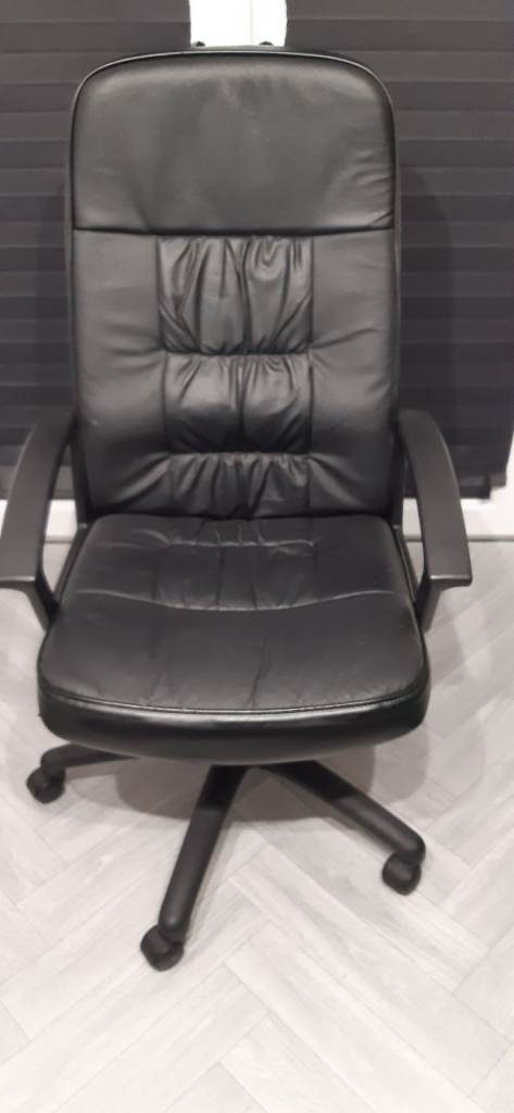 Faux leather swivel chair