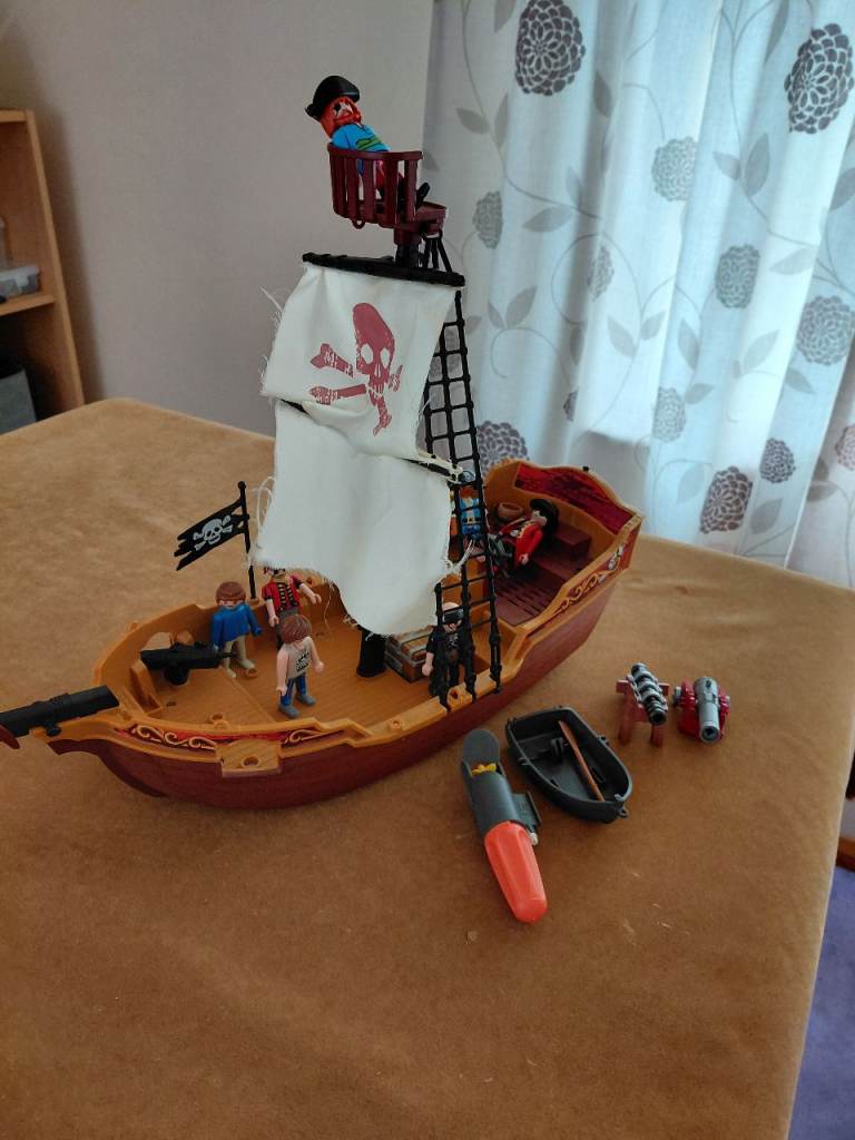 PLAYMOBILE PIRATE SHIP
