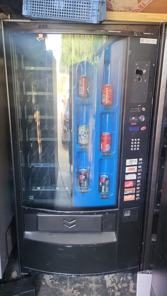 Palma M combination vending machine