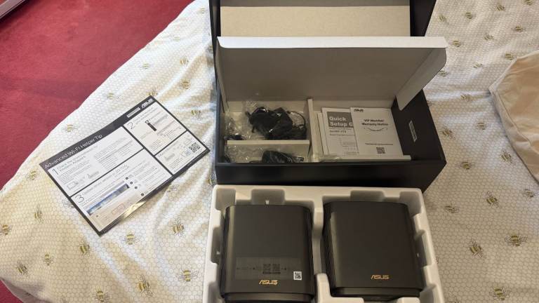 6 X ASUS ZenWiFi AX6600 Tri-Band Mesh WiFi 6 System XT8 2PK NEW (Selling due to closure of business)