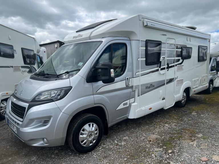 2017 - Elddis Majestic 195 - 2Ltr - 21,000 Miles - 4 Berth / 4 Belts 