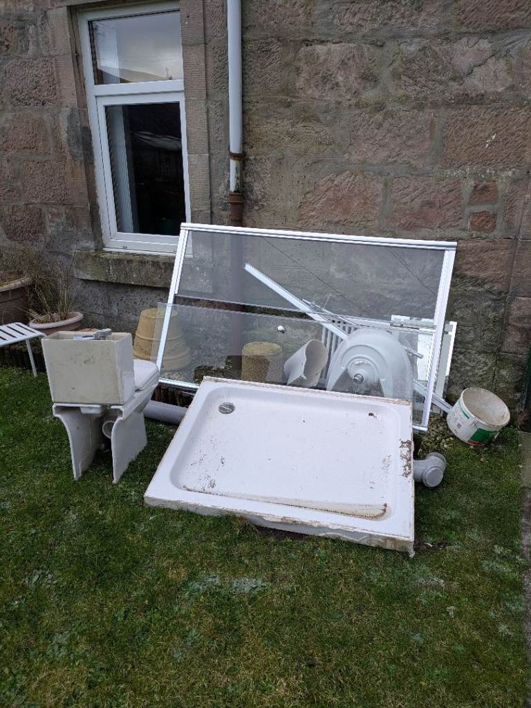 RELIABLE RUBBISH REMOVAL - HOUSE/GARAGE/GARDEN CLEARANCE - BINS EMPTIED - COUCH/MATTRESS UPLIFT 