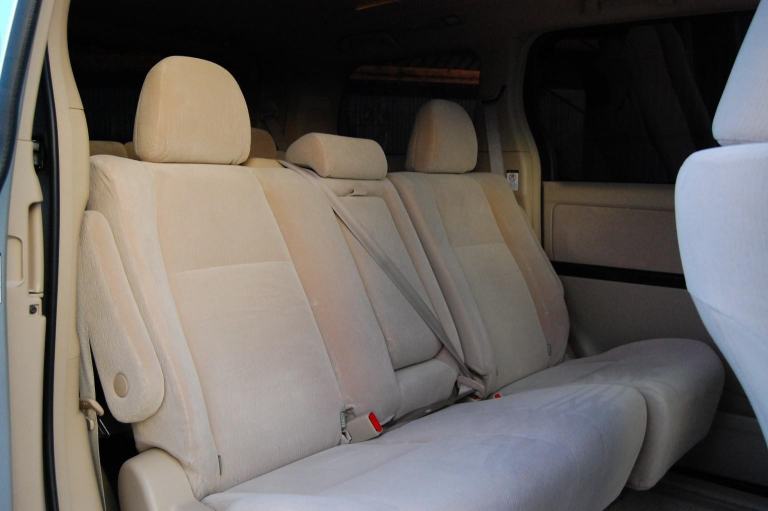 TOYOTA ALPHARD 240X Silver Auto Petrol 2009