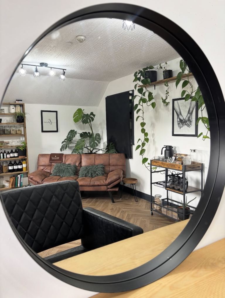 Hairdressing chair/room to rent Eccles / Manchester
