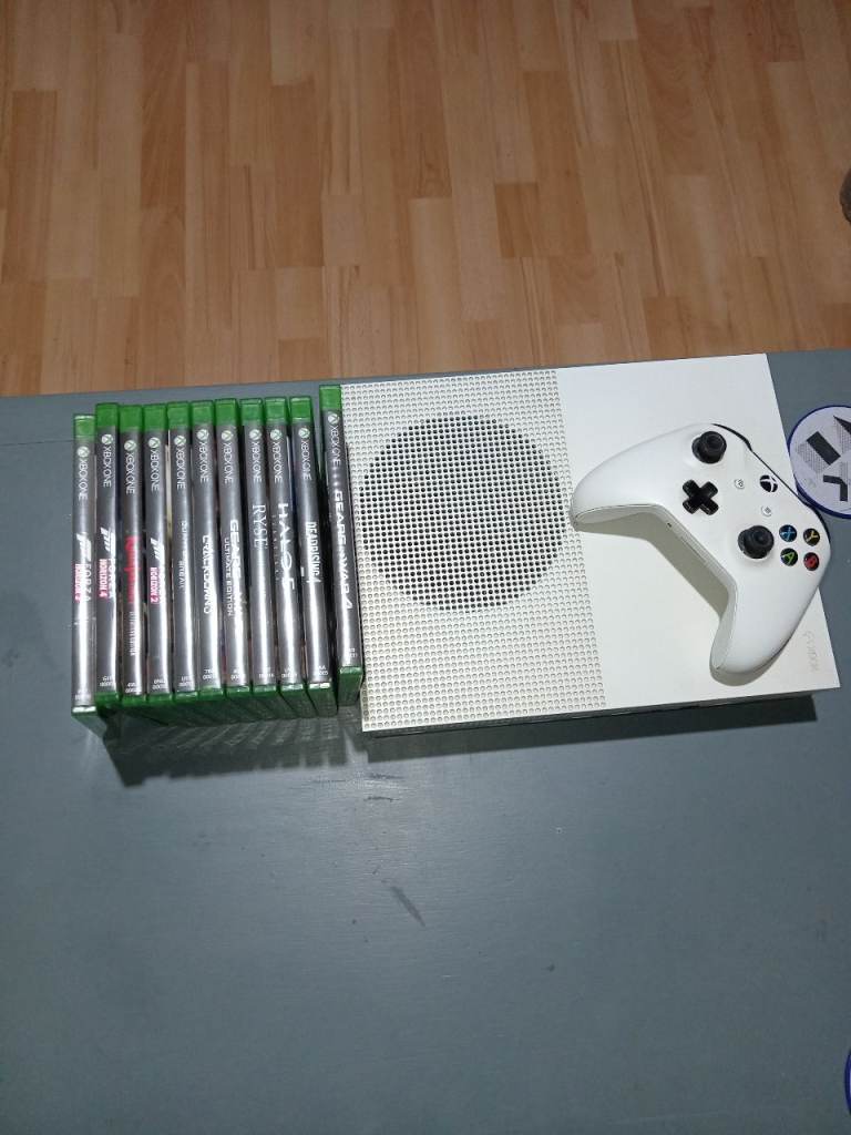 Xbox One S Console White with Controller & Games