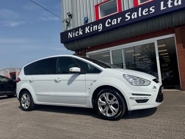 2014 Ford S-Max 2.0 TDCi 140 Titanium 5dr ++ DAB / BLUETOOTH / 7 SERVICES ++ MPV Diesel Manual