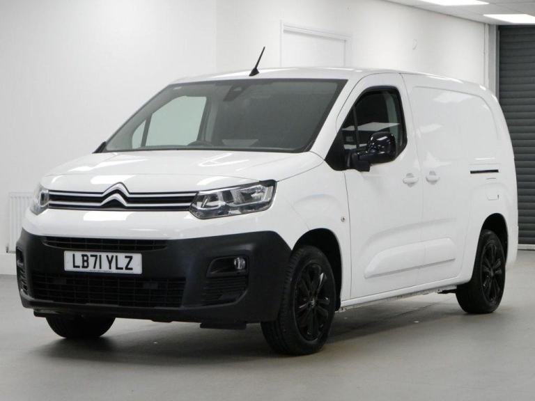 71 CITROEN BERLINGO XL 1.5 BLUEHDI 130 BHP LONG DRIVER PRO EAT8 AUTO 6 DOOR