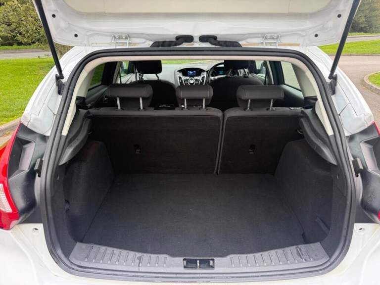 AUTOMATIC - 2012 FORD FOCUS 1.6 TITANIUM AUTO - MOT- 1 YEAR Like ...