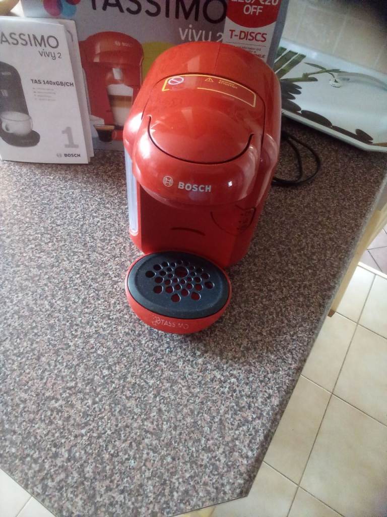 Bosch Tassimo Vivy 2 Coffee Machine in Bright Red, Excellent Condition