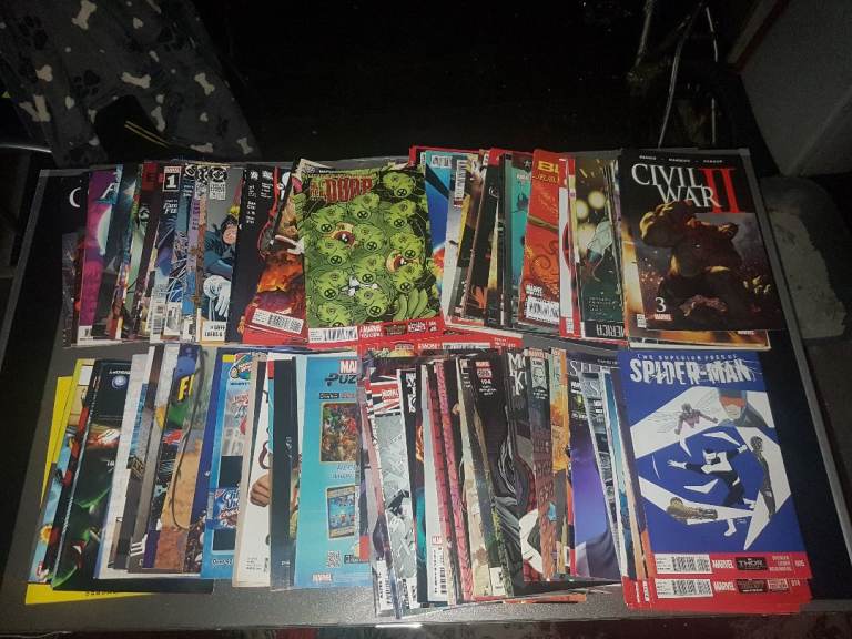 big  box  of  137    marvel comics  in mint  condition