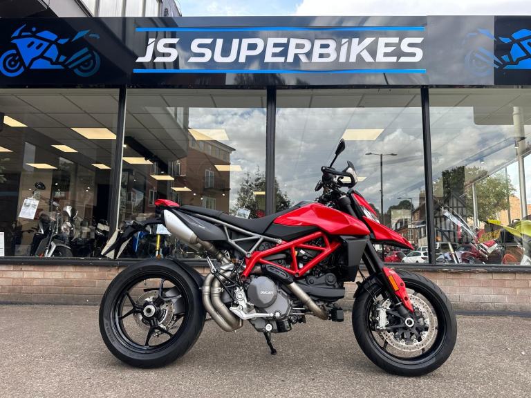 DUCATI HYPERMOTARD 950 2024 - ONE OWNER - ONLY 1809 MILES!