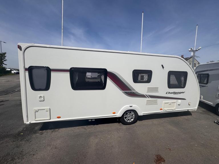 SWIFT HI-STYLE 564 2014 MODEL 4 BERTH FIXED SINGLE BED TOURING CARAVAN
