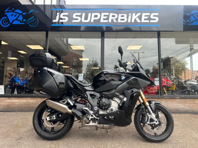 BMW S 1000 XR 2022 - ONE OWNER - 5104 MILES - FULL BMW LUGGAGE