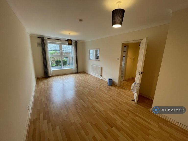 2 bedroom flat in Hackney Road, London, E2 (2 bed) (#2905779)