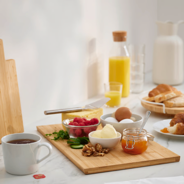 Complete set of kitchenware for a new home