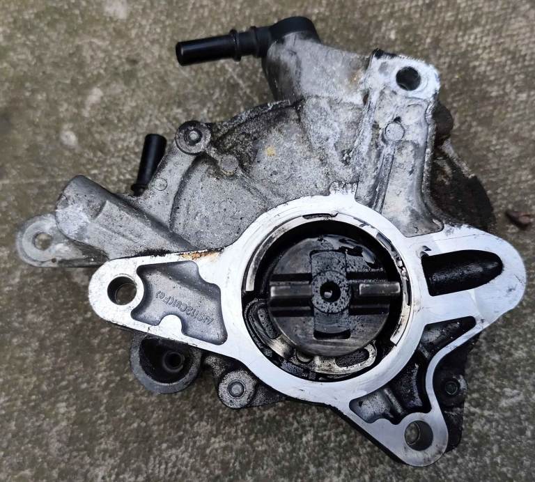 Ford Mondeo Mk4 Vacuum Pump 9673836180 Pierburg 2.0 TDCi £10