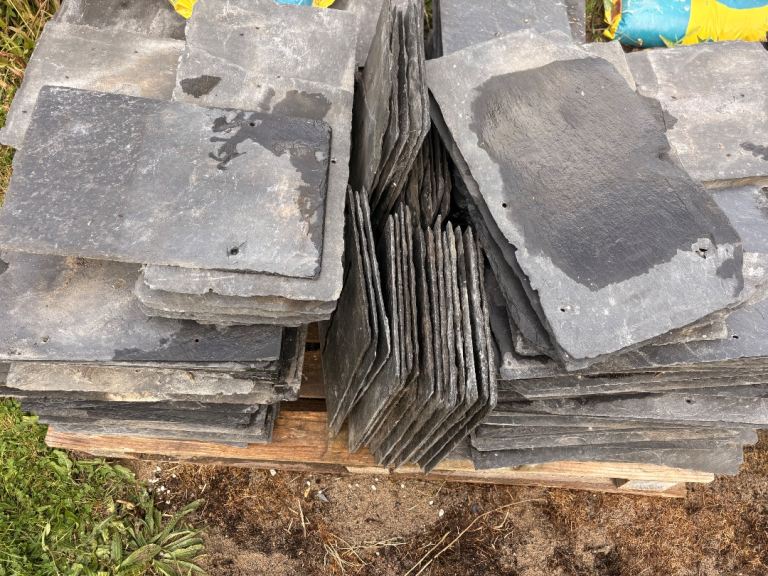 Reclaimed Roofing Slates – Grey, Used Condition