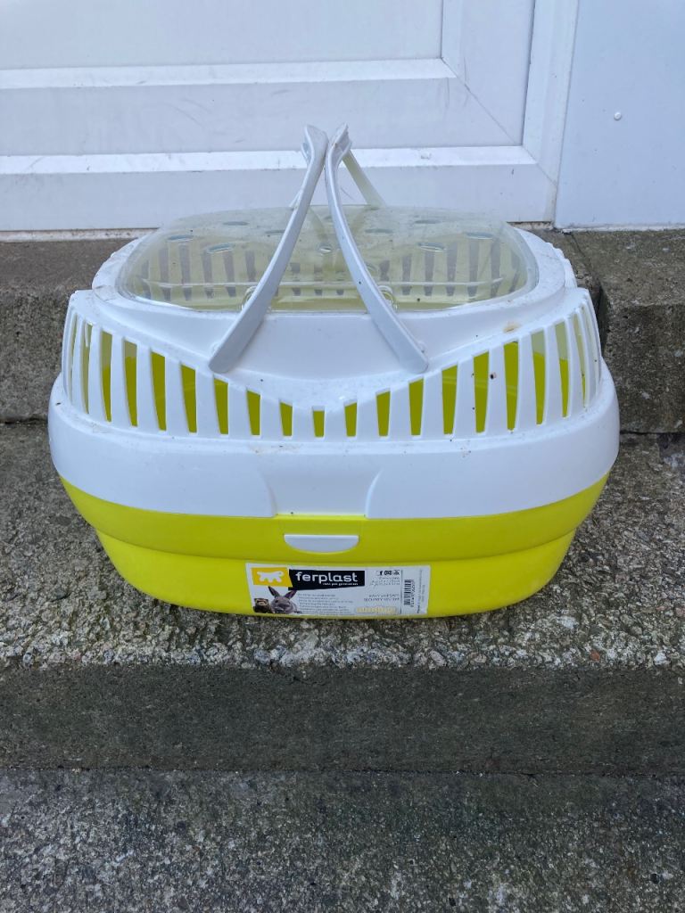 Pet carrier for small animals