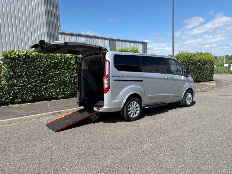 2019 Ford Tourneo Custom Transit Titanium - WAV - FULL SERVICE - NEW WET BELT