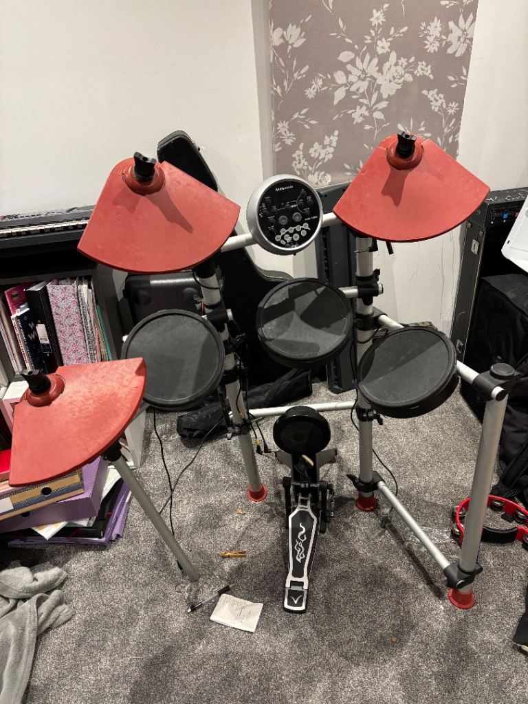 Electronic drum set (hi hat pedal missing)