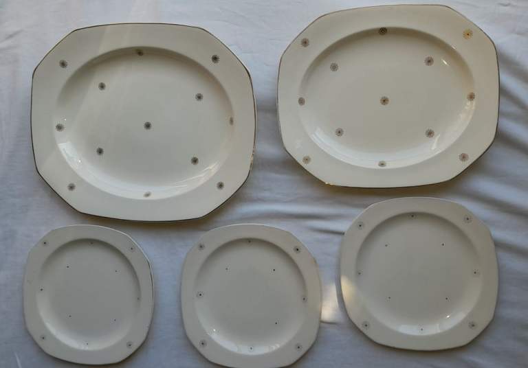 Vintage 1950s Alfred Meakin Midnight Star plates £5 for all together