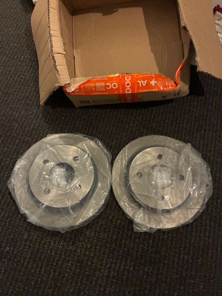 Brake discs Ford Fiesta Mk6 Rear Axle