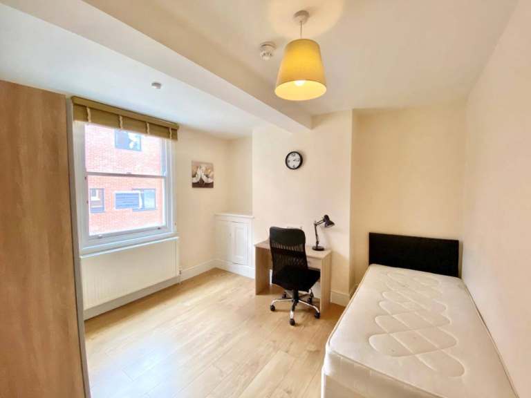 🏡 LUXURY 9 Bed House 🔥 Lincoln City Centre Location 🔥 Accredited 🏡