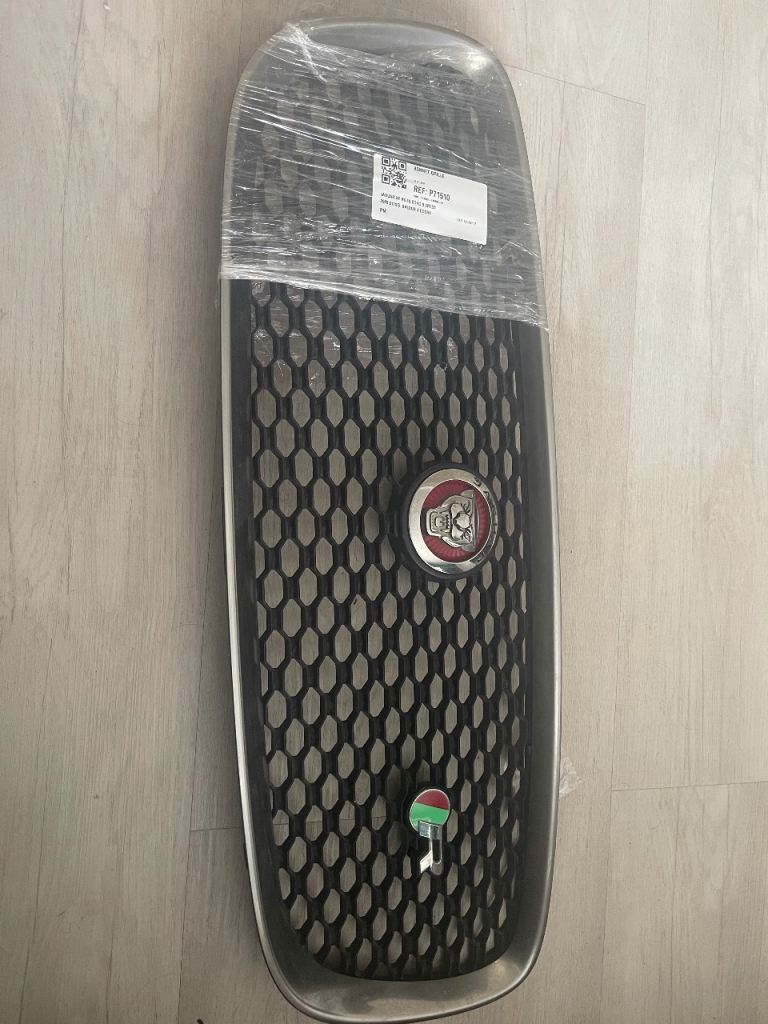 Jaguar bonnet grille 