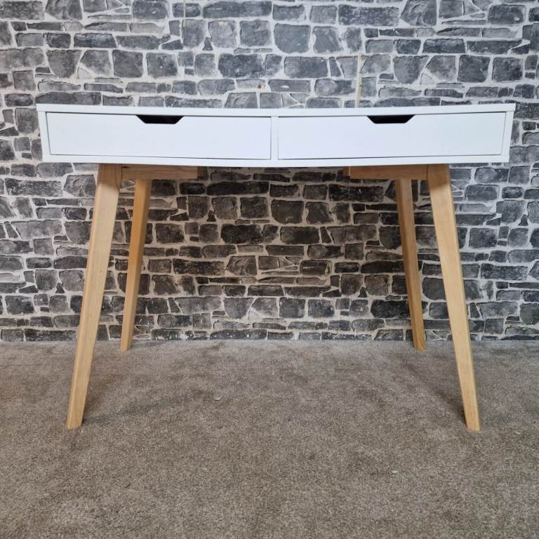 Modern White Desk With Drawers