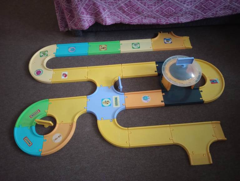 Bundle of 2 Large Car Tracks Sets Toys incl. Wader Track with Garage and Car in very good condition