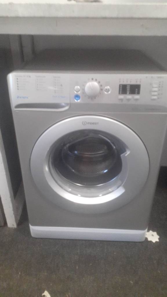Indesit Washing Machine – Silver, Good Working Condition