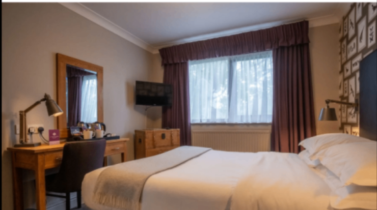 Spacious & Cosy Double Room For Rent AT SL0 0RD