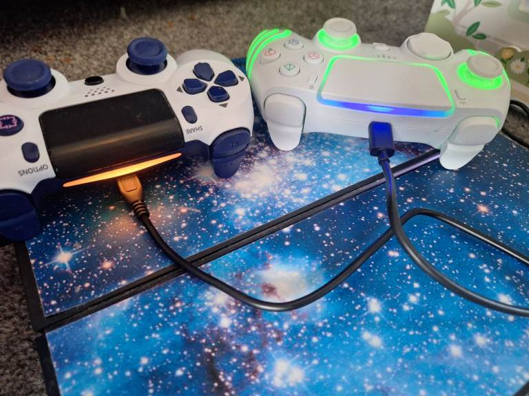 (Want gone)PS4 500gb (message for games list)2controllers and all cables included offer or swap