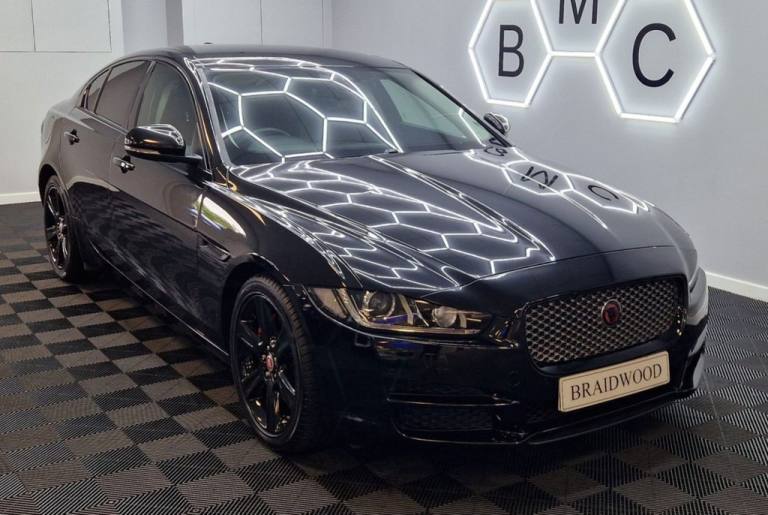 2017 Jaguar XE 2.0d Portfolio Saloon 4dr Diesel Auto Euro 6 (s/s) (180 ps) Saloon Diesel Automatic